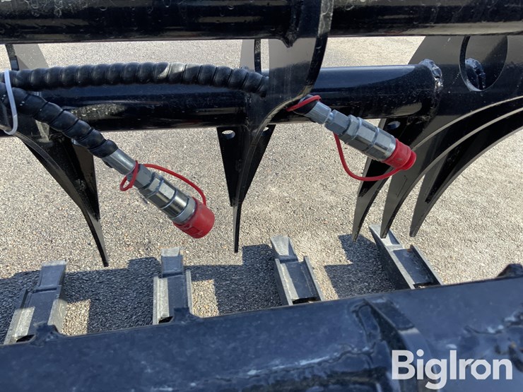 2025-massey-ferguson-730-image-14