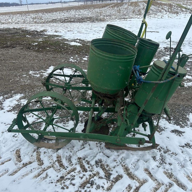 JOHN DEERE 2