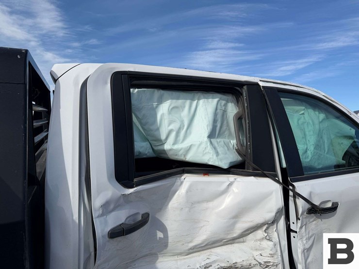 2023-chevrolet-silverado-3500-image-27