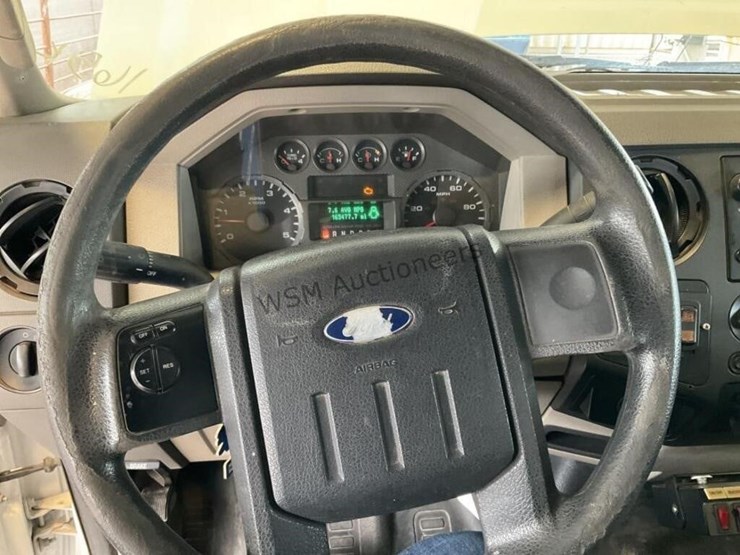 2010-ford-f550-image-16