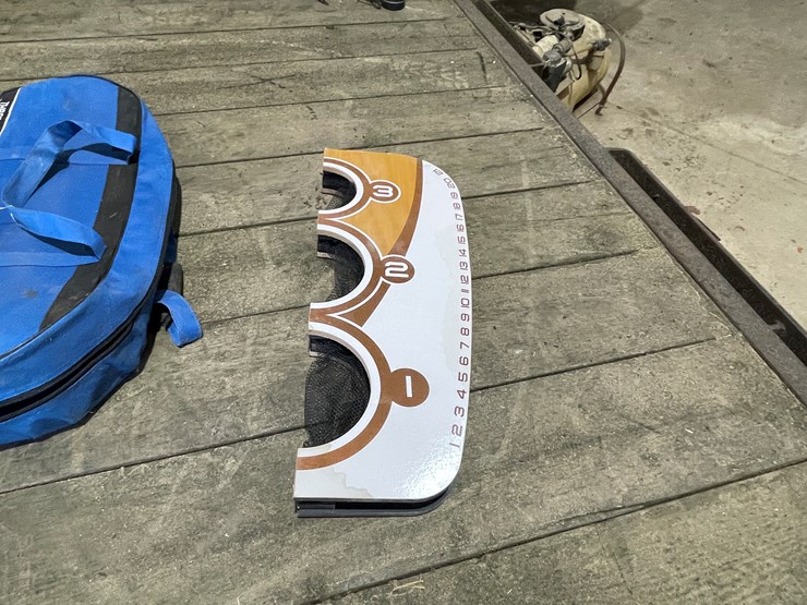 #7228-•-3-hole-bean-bag-toss-game-image-10