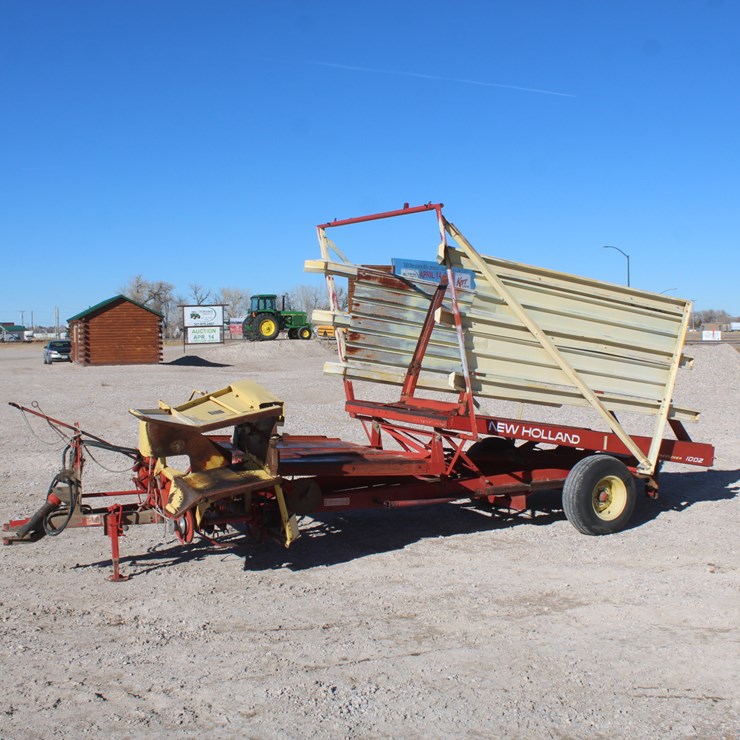 1002 NEW HOLLAND 1002
