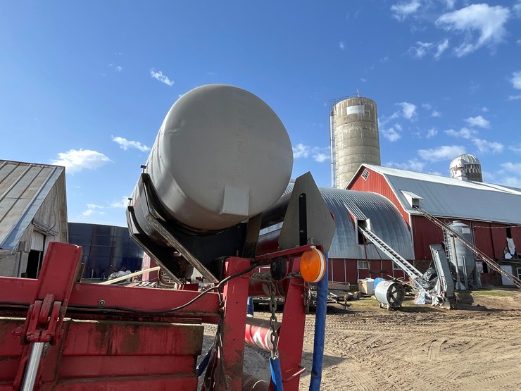 #3200-•-case-8575-square-baler-image-15