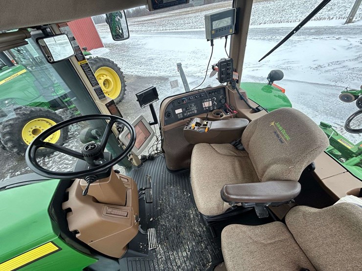 2007-john-deere-8230-image-12
