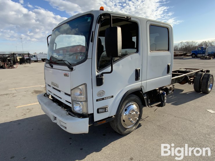 2015-isuzu-nqr-image-13