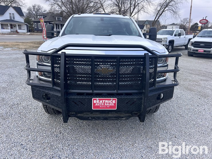 2015-chevrolet-silverado-3500-image-2