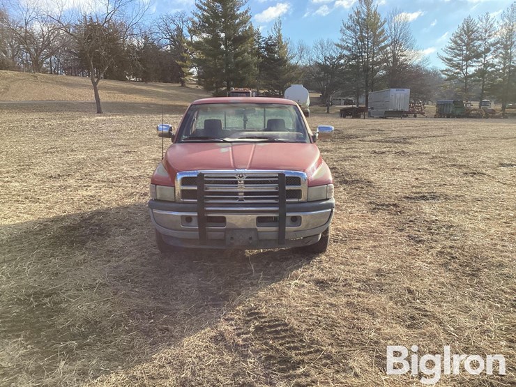 1995-dodge-ram-1500-image-2