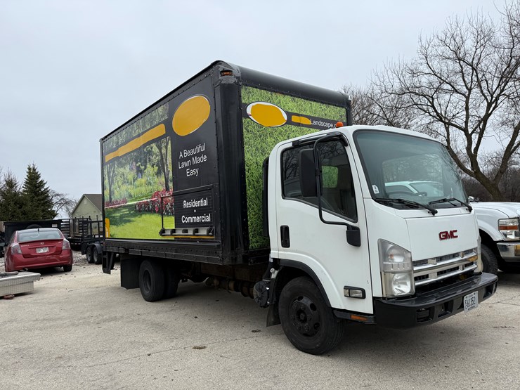 #1154-•-2009-isuzu-box-truck-(has-wi-title)-(new-berlin,-wi)-image-3