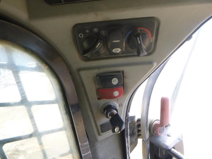 2015-caterpillar-299d2-image-23