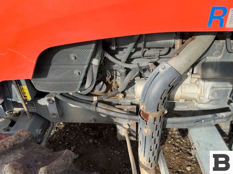 2014-kubota-m8540hd-image-13