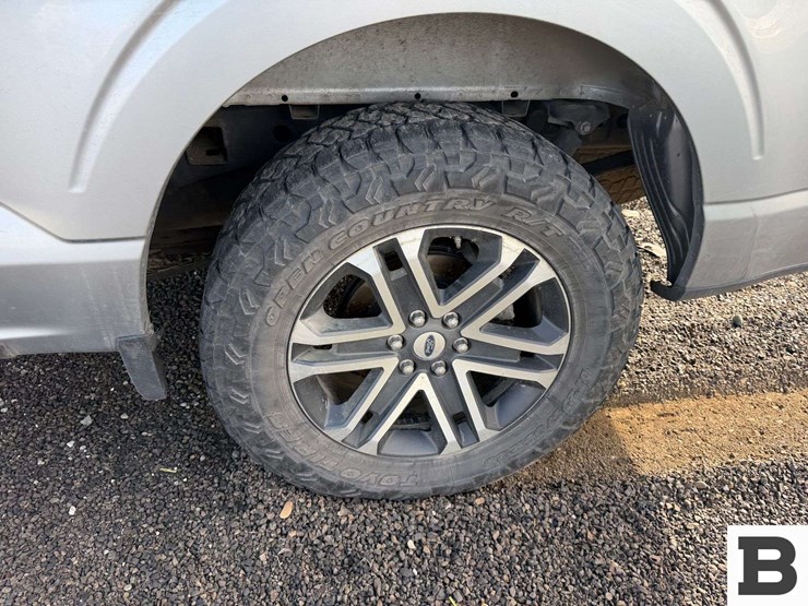 2022-ford-f150-image-17