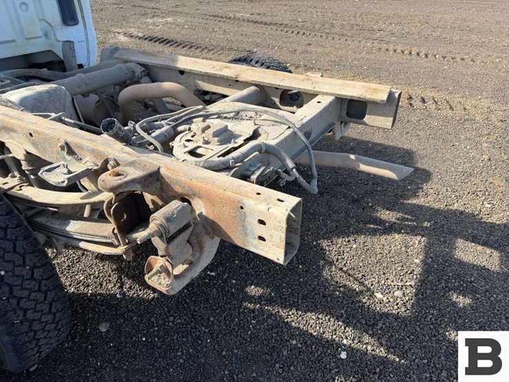 2015-chevrolet-silverado-3500-image-18