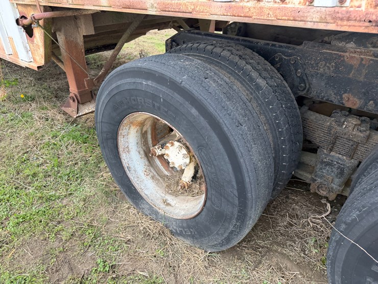 #41247-•-inop-1978-international-f-2275-daycab-truck-image-11