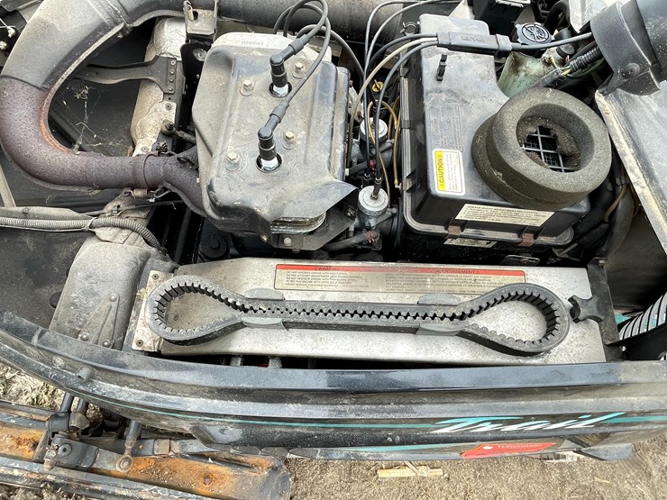 #3444-•-1998-polaris-indy-trail-snowmobile-for-parts-(no-registration-card)-image-21