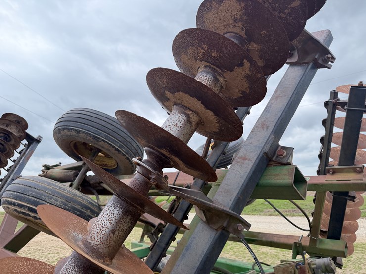 john-deere-25-image-55