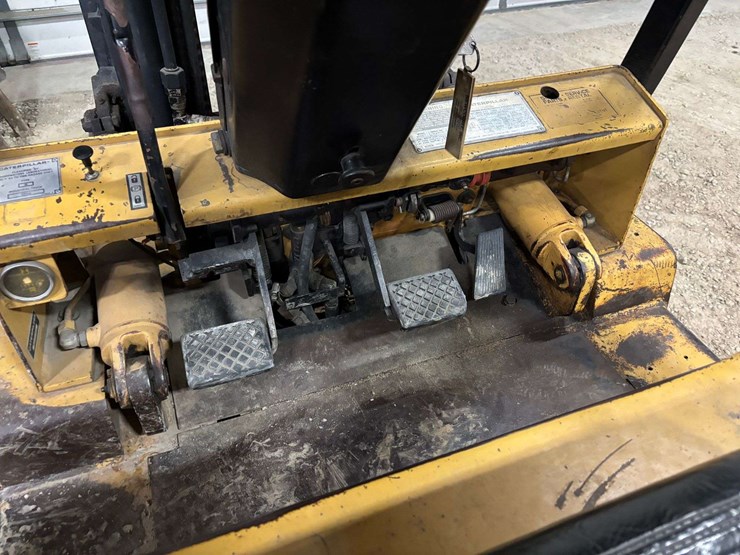 caterpillar-v50d-image-15