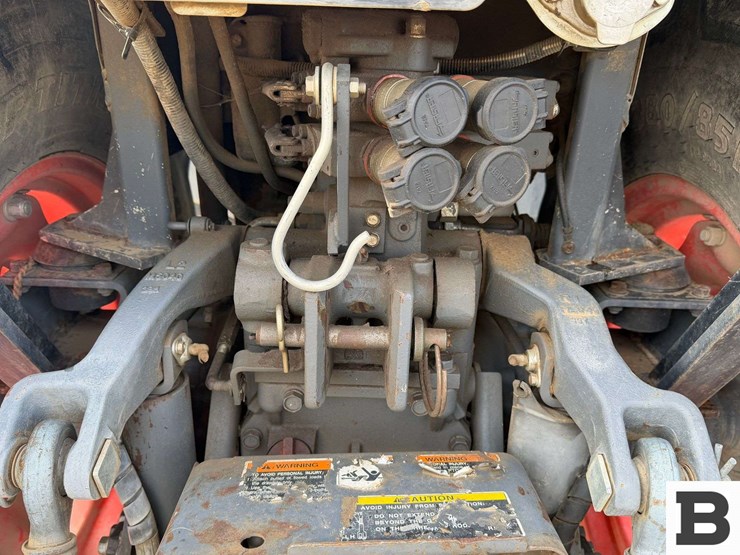 2014-kubota-m8540hd-image-19