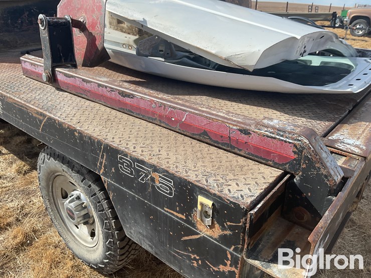 2004-gmc-k2500-image-11