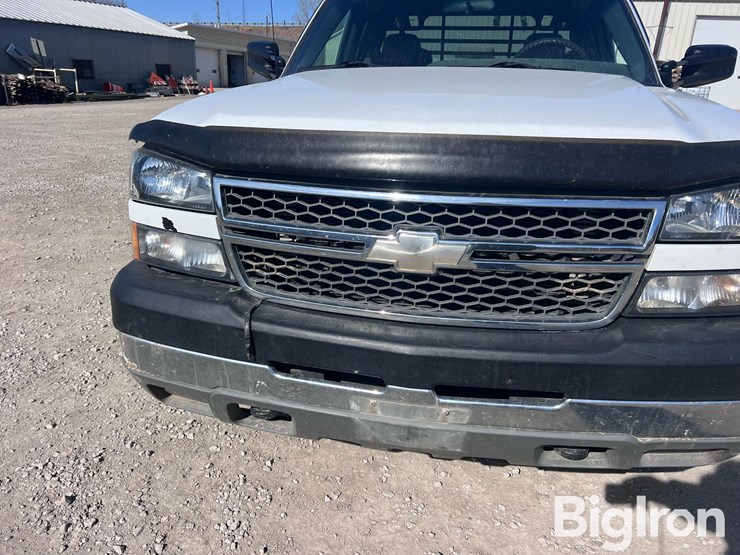 2005-chevrolet-k3500-image-17