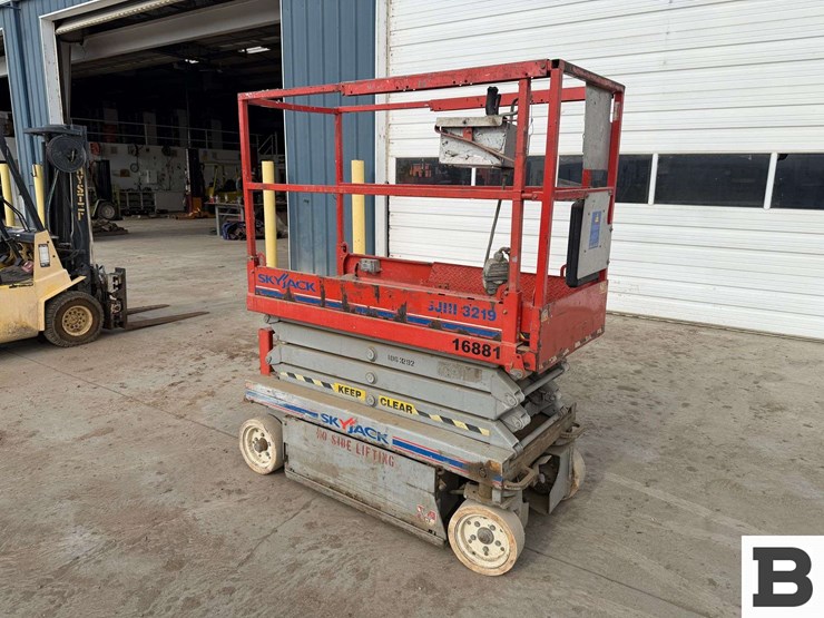2008-skyjack-sjiii3219-image-3