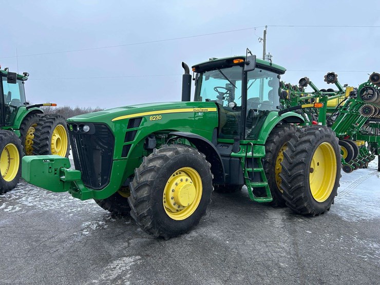 2007-john-deere-8230-image-1