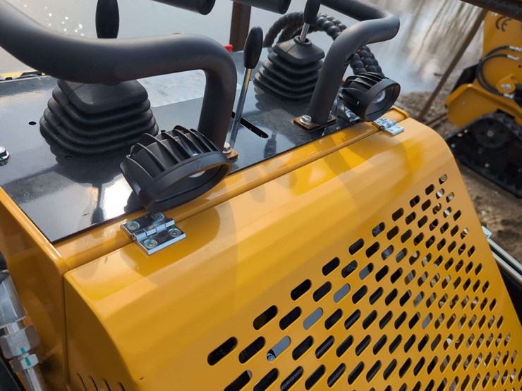 agt-mini-crawler-skid-steer-mx-mrt14-image-9