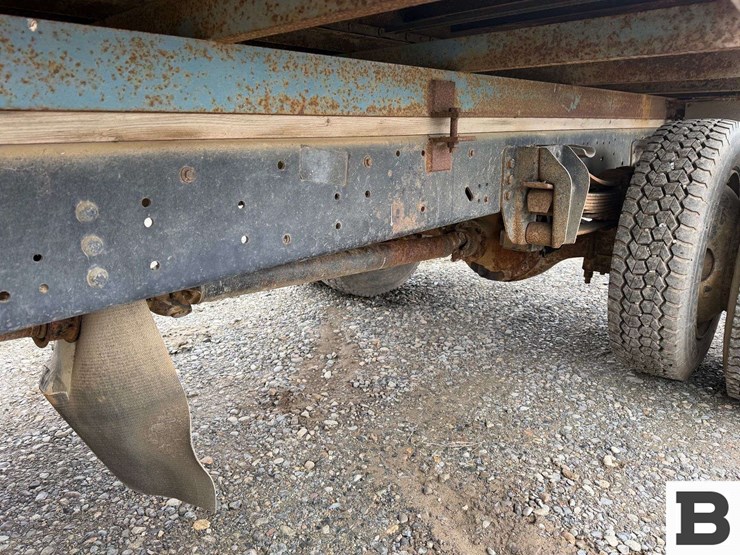 1992-ford-f700-image-14