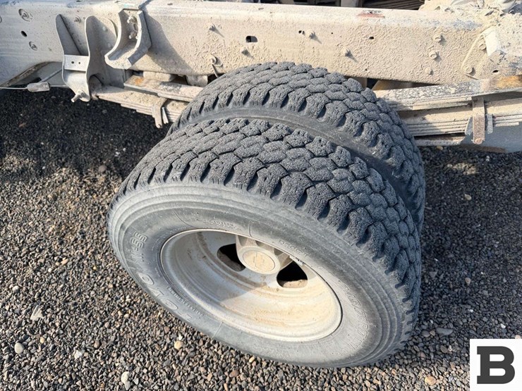 2010-chevrolet-silverado-3500-image-19