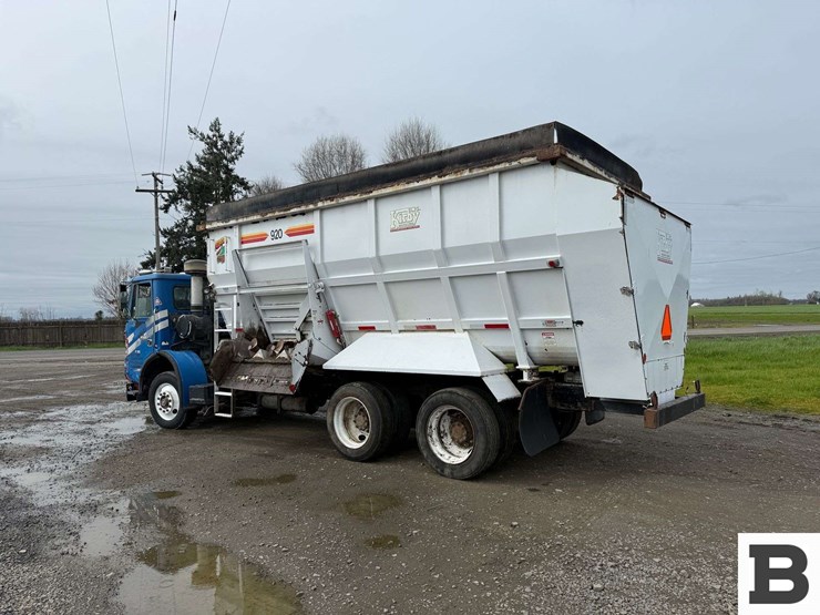 1996-volvo-wx-feed-truck---albany,-or-image-3