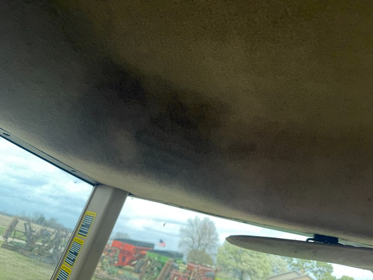 2001-john-deere-8310-image-55