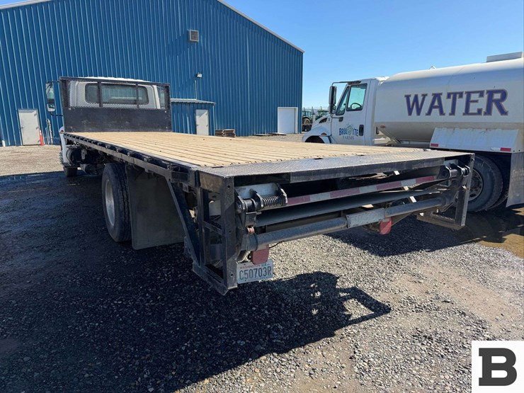 2007-international-durastar-4300-image-2