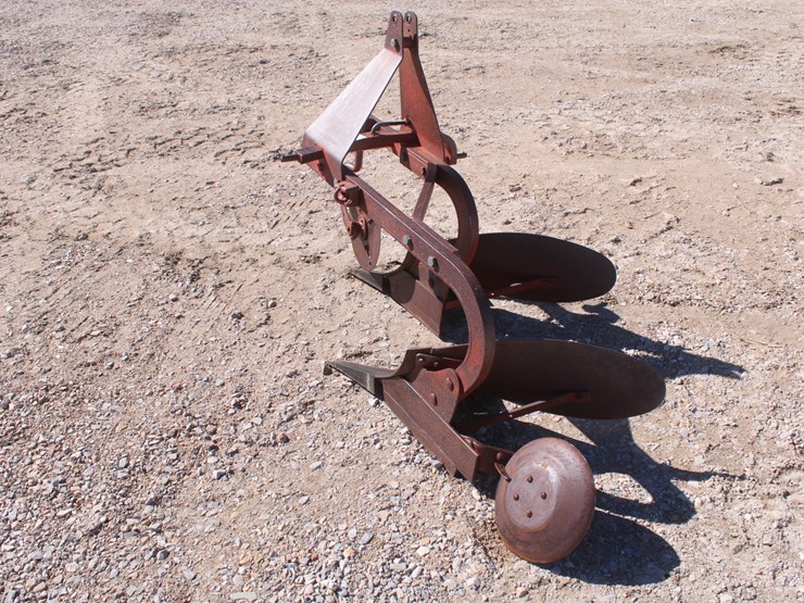#2043-•-dearborn-2-bottom-plow-image-4