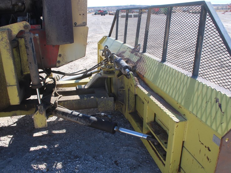 1980-versatile-875-image-77