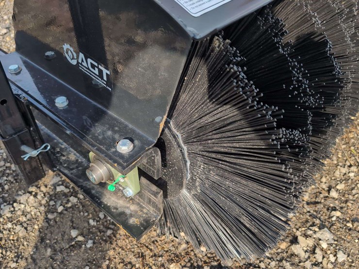 (1)-agrotk-mower-king-skid-steer-rotary-angle-broom---ssab-72-image-2