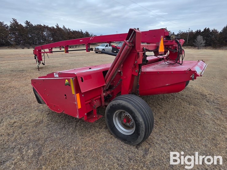 2012-hesston-1375-image-7