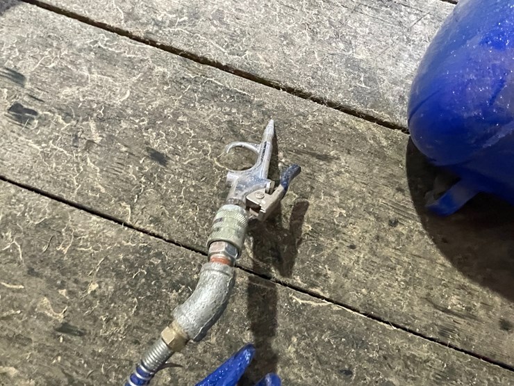 #7211-•-campbell-hausfeld-air-compressor-image-11