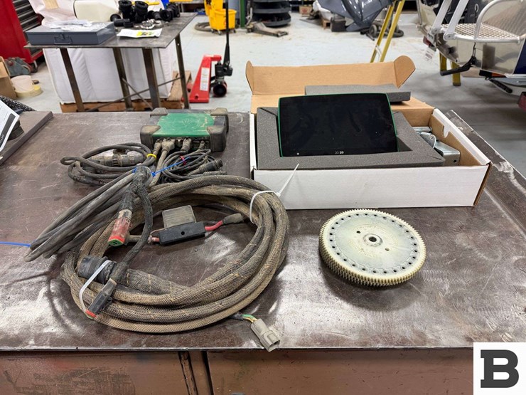 2008-john-deere-1700-image-43