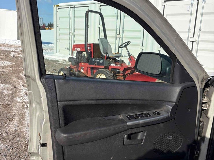 2008-jeep-grand-cherokee-laredo-image-11