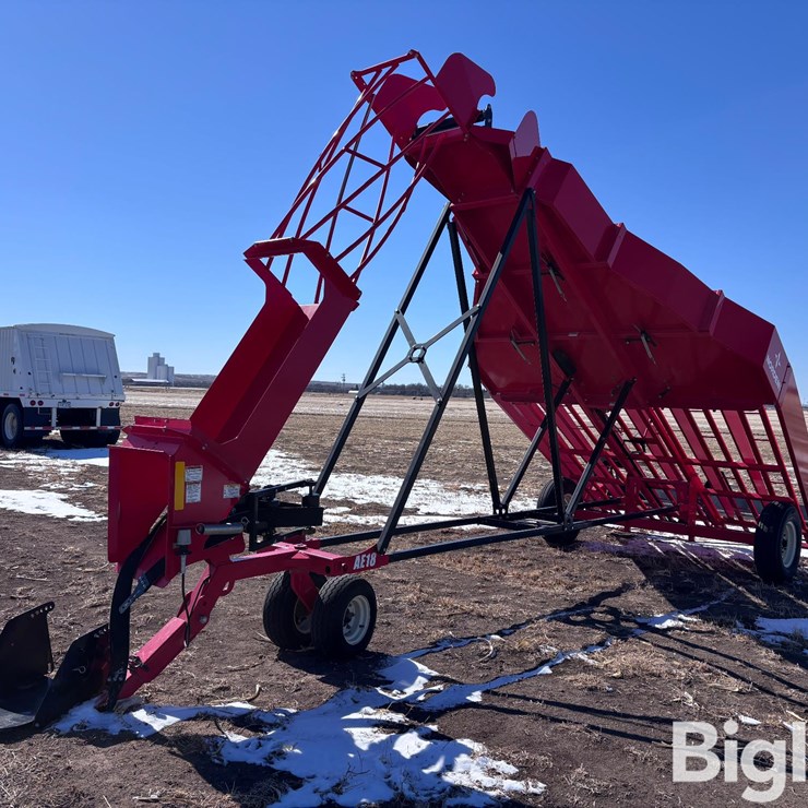 Kuhns Norden AE18 18 Pack Small Square Bale Accumulator