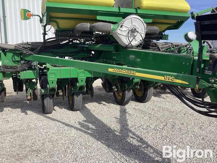 2009-john-deere-1790-ccs-image-12