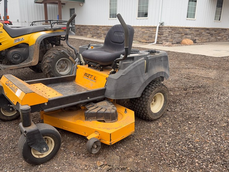 cub-cadet-lawn-mower-image-1