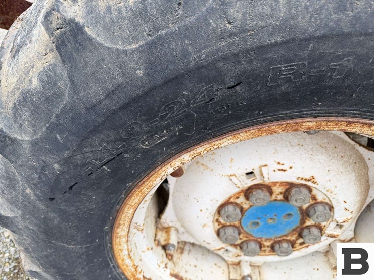 1986-ford-4610-image-21