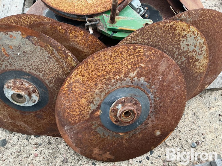 john-deere-12-image-14