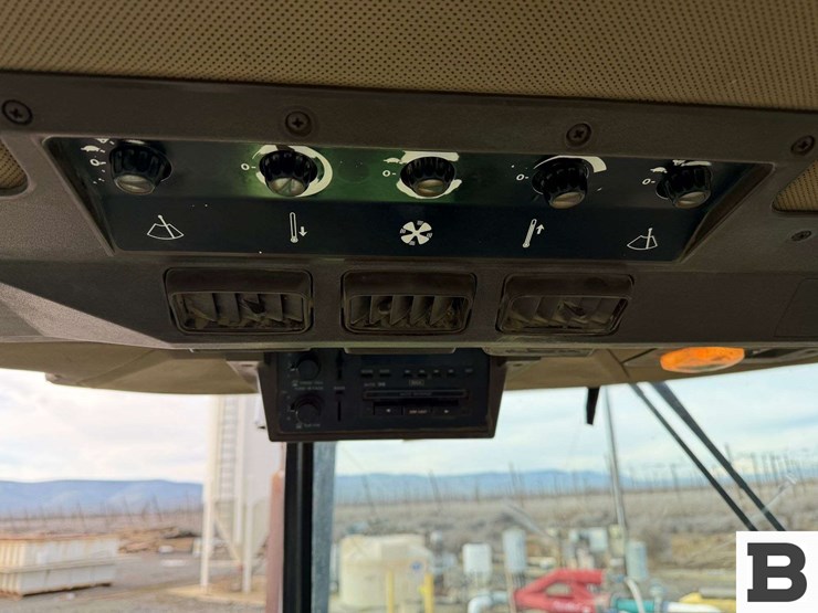 1989-john-deere-4755-image-40