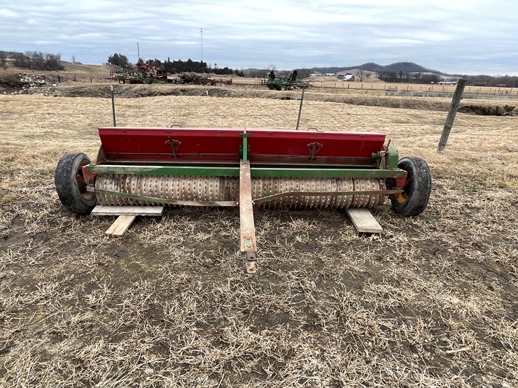 #3438-•-brillion-sure-stand-seeder-image-2