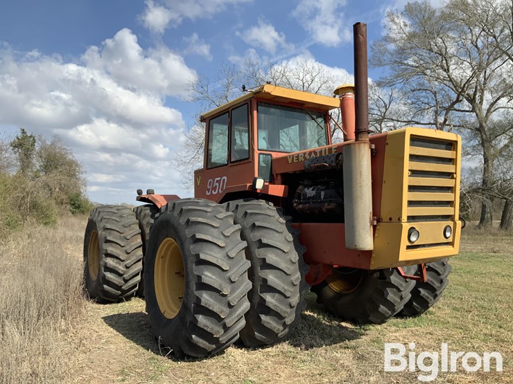 1977-versatile-950-image-3