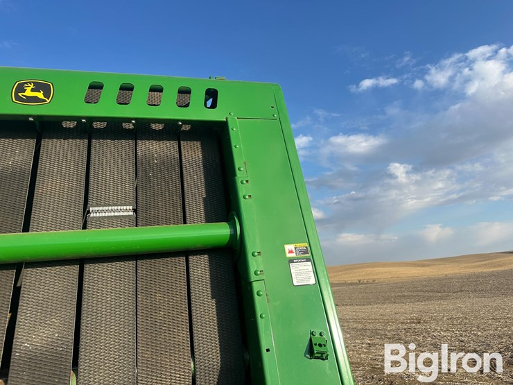 2019-john-deere-560m-image-11