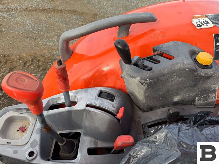 2016-kubota-m5-091-image-37