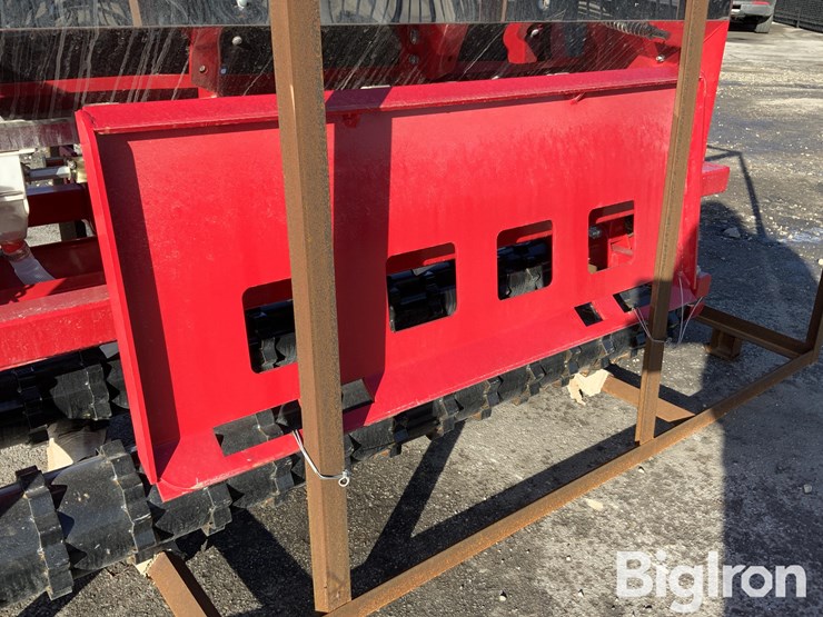 2025-massey-ferguson-730-image-12