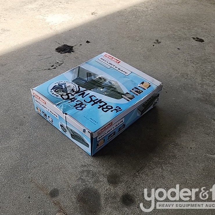 Unused First Alert 5200DF, Digital Biometric Quick Access Hand Gun Safe